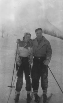 $!Helen and Grimaldi “James” Mari, skiing in the ‘30s at Glenmere. Photo courtesy the Sugar Loaf Historical Society