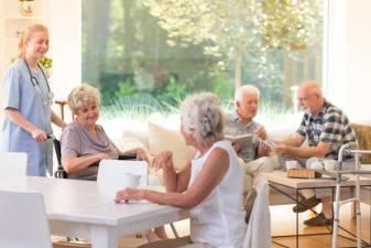 Why Orange County Families Choose Mira Vie Senior Living for their Loved Ones