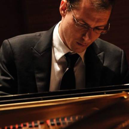 Pianist Gilles Vonsattell