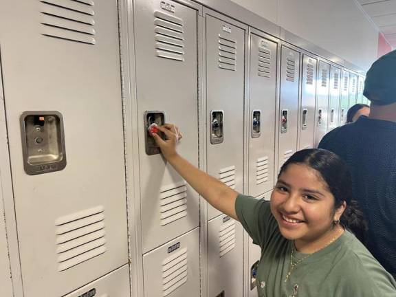 Chester’s new sixth graders get to know their school... and lockers!