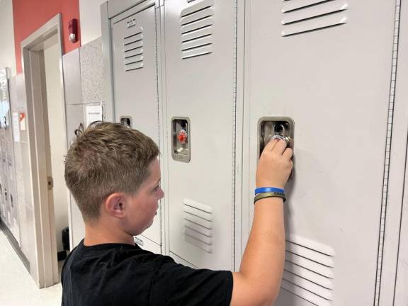 Chester’s new sixth graders get to know their school... and lockers!