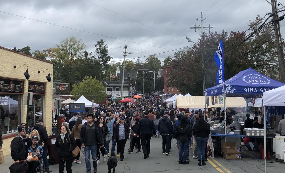 Warwick’s Applefest kicks off autumn with a giant crowd